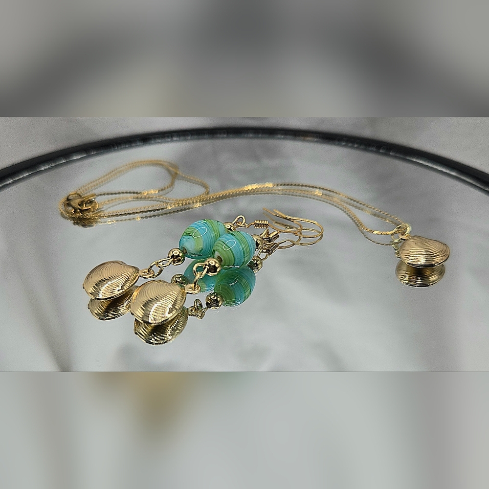 Chic Gold and Green Dangle Earrings